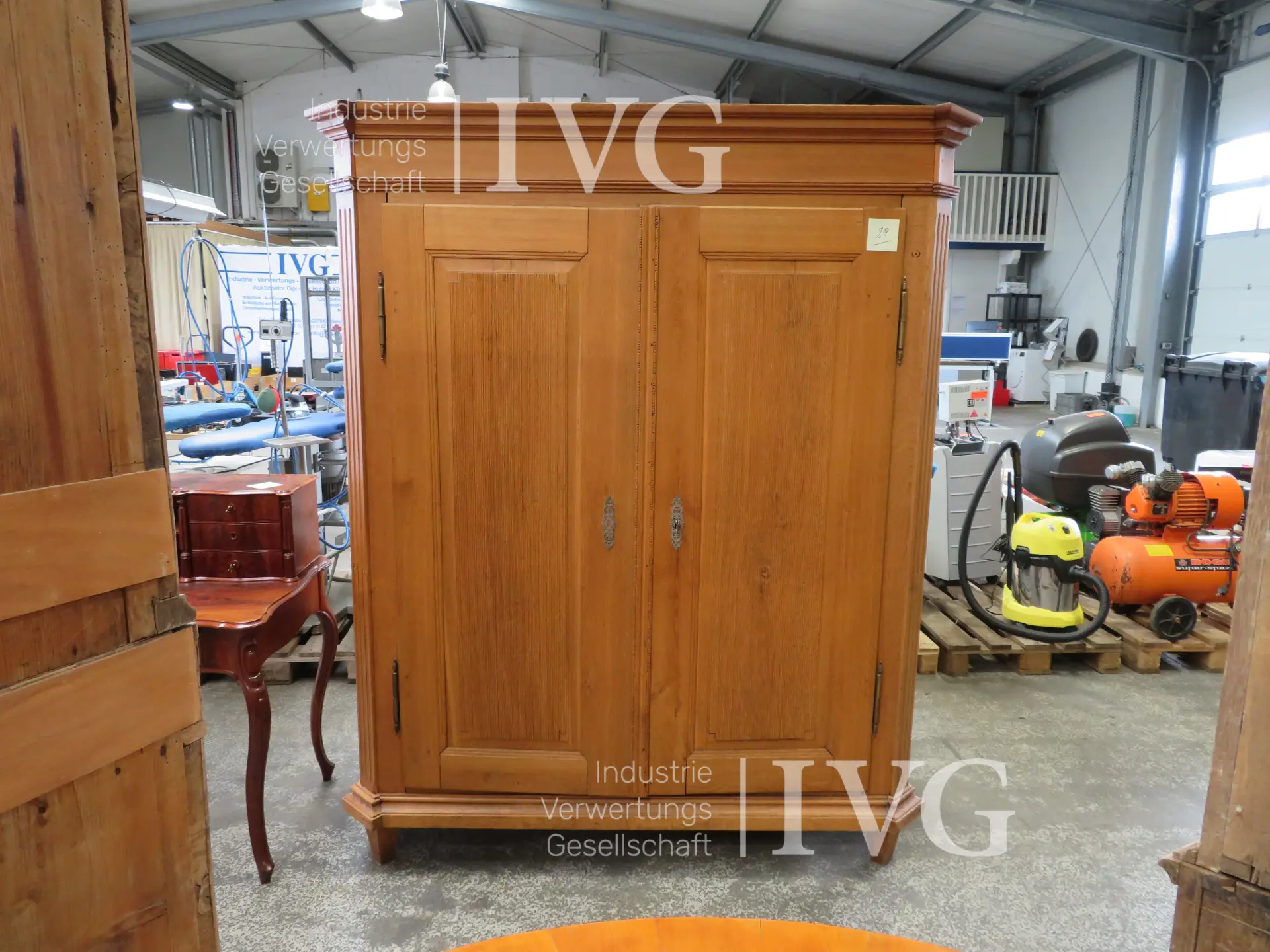 Kleiderschrank